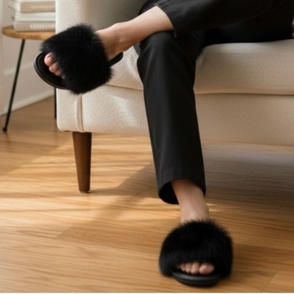 NWT Lauren Lorraine Black Faux Fur Slipper Slides Sandals, Size M (US 8)